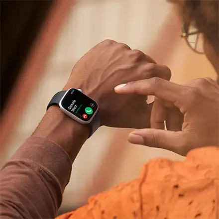 Apple Watch Series 8 GPS 45mm Stříbrný hliník *Použitý s DPH – Třída B*