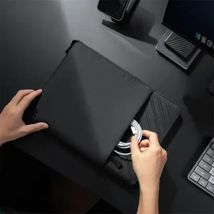 Tomtoc Voyage Sleeve pro MacBook Pro 14" - Black