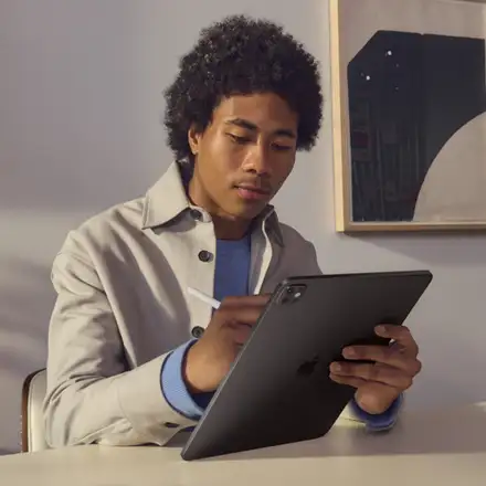 iPad Pro 11" Wi-Fi 512GB Vesmírně černý (2025)