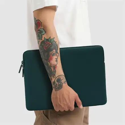 Pipetto pouzdro Classic Fit Sleeve pro Macbook Neo - Dark Teal