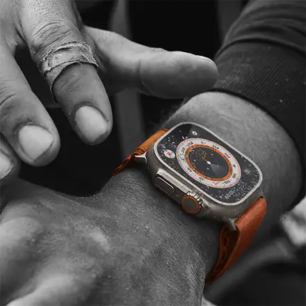 Apple Watch Ultra GPS + Cellular 49mm Přírodní titan *Použitý s DPH – Třída A*