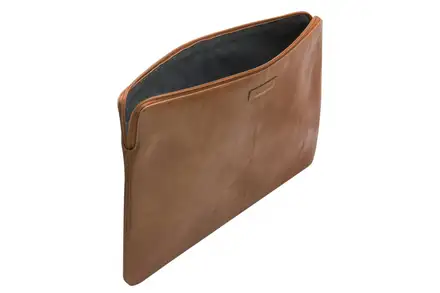 dbramante1928-Pouzdro Skagen Pro (2. generace) pro MacBook Pro 13"/Air 13" (2020]-Tan