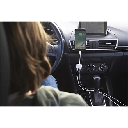 BELKIN Lightning Audio + Charge Rockstar