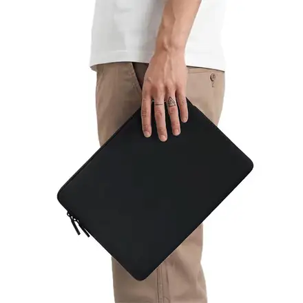 Pipetto pouzdro Classic Fit Sleeve pro Macbook Neo - Black