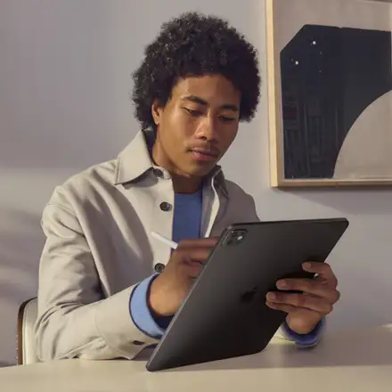 iPad Pro 13" Wi-Fi + Cellular 256GB Stříbrný (2025)