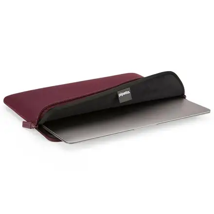 Pipetto pouzdro Classic Fit Sleeve pro Macbook Neo - Burgundy