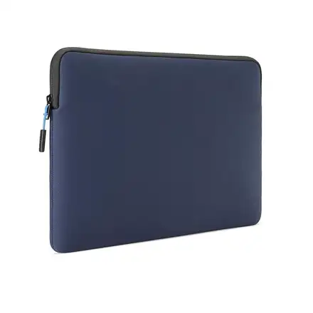 Pipetto pouzdro Classic Fit Sleeve V2 pro Macbook Air 13" (M2-M5)/Pro 14" - Dark Blue