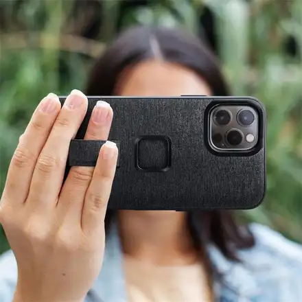 Peak Design Everyday Loop Case pro iPhone 14 Pro-Charcoal